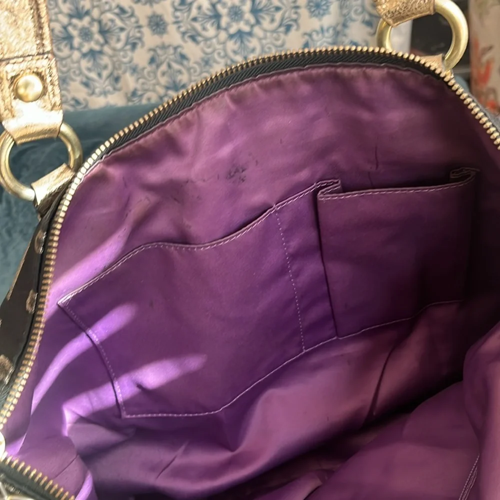 Lost in the 🔥 Coach Poppy Duo Black Story Block Tote and Wristlet - Picture 8 of 13